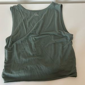 Alo yoga tank top been worn a few times but still in good shape